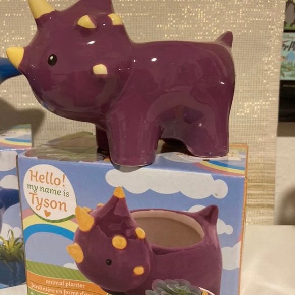 2 Plant Pots (Animals) - Picture 2 of 7